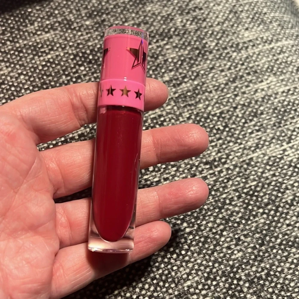 NWT Jeffree Star VELOUR LIQUID LIPSTICK- Hi How Are Ya?